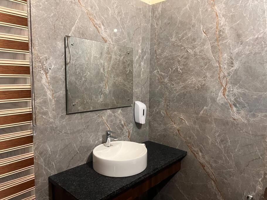 5Bhk Home Away From Home At Ranjit Avenue Амритсар Екстериор снимка